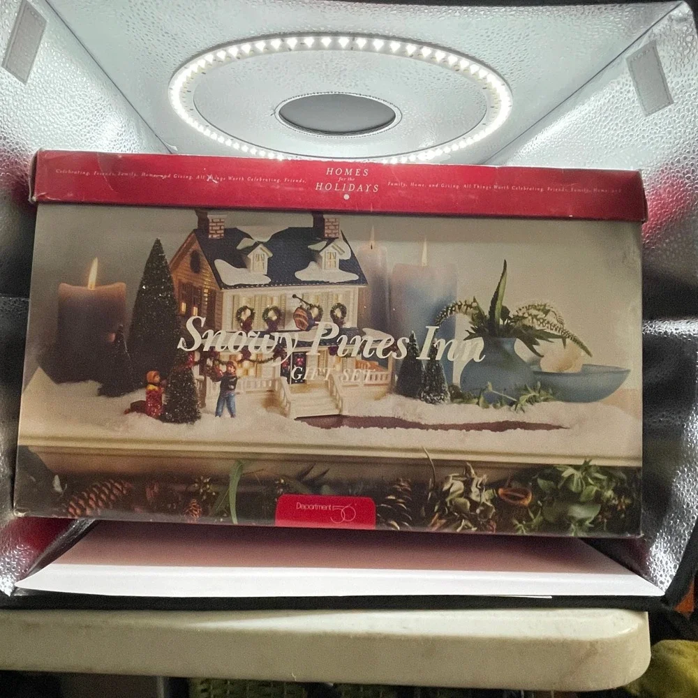 Department 56 Snowy Pines Inn Gift Set Snow Village 1998 Lighted House 56.54928